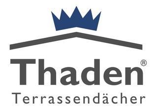 Logo von Thaden Terrassendächer mit stilisiertem Dach und Krone in Blau und Grau.